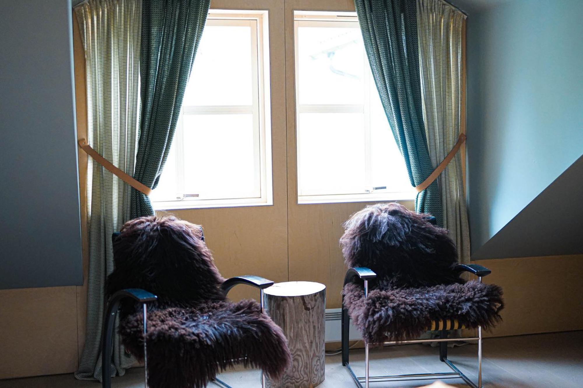 Aak Hotel 2*